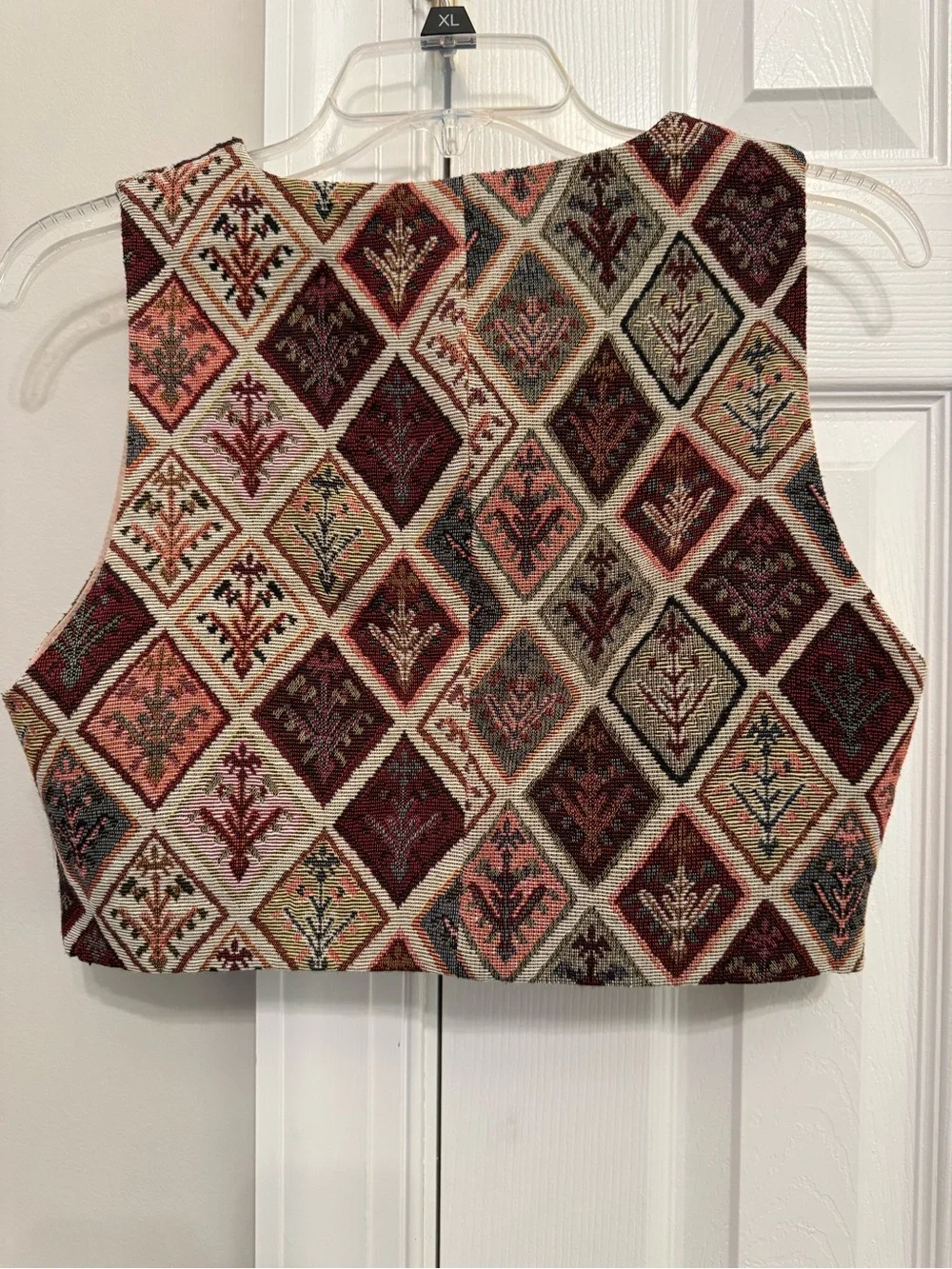 Cider Patterned Diamond Jacquard Cropped Vest - Picture 2 of 2